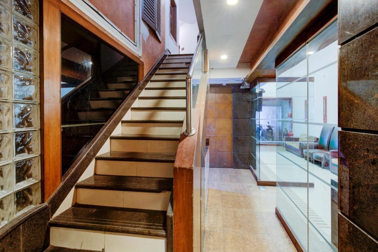 Capital O 77295 Hotel Bansidhar Bhuvan 뭄바이 외부 사진